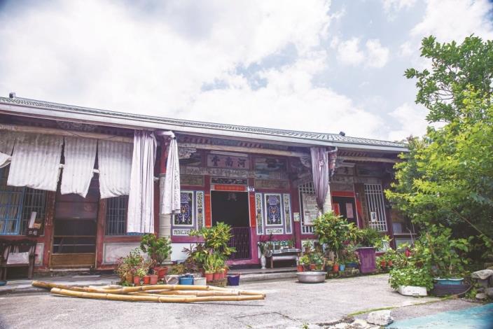 河南堂邱屋和馬里旺紀念碑是富里鄉豐富的客家文化資產。