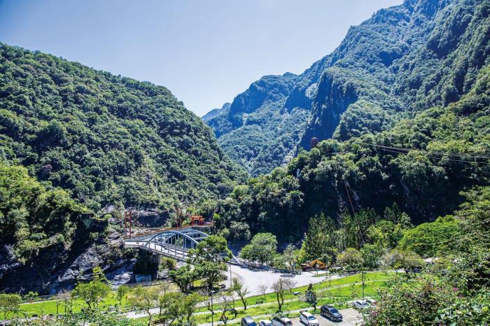 天祥遊憩區山水相映，是探索峽谷與感受山林靜謐的絕佳去處。_結果