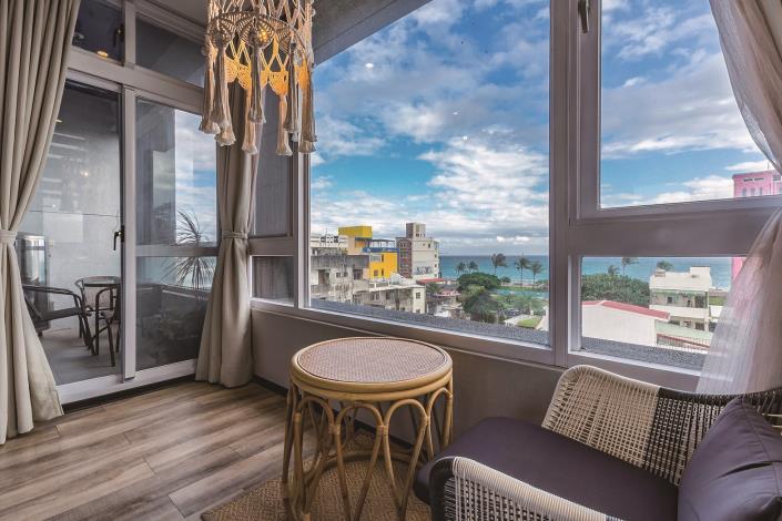 Sitting in the room and gazing into the breathtaking east coast scenery has a mesmerizing effect that makes visitors want to make Hualien their permanent home