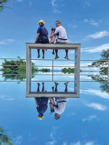 Bukuy Dgiyag Mhiyug Giril’s newest photo spot, “Sky Mirror,” has become a must-visit._結果