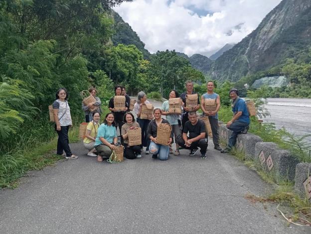 Tumun Masaw not only teaches workshops across Taiwan but also collaborates with local Taroko tourism programs to promote rattan culture._結果