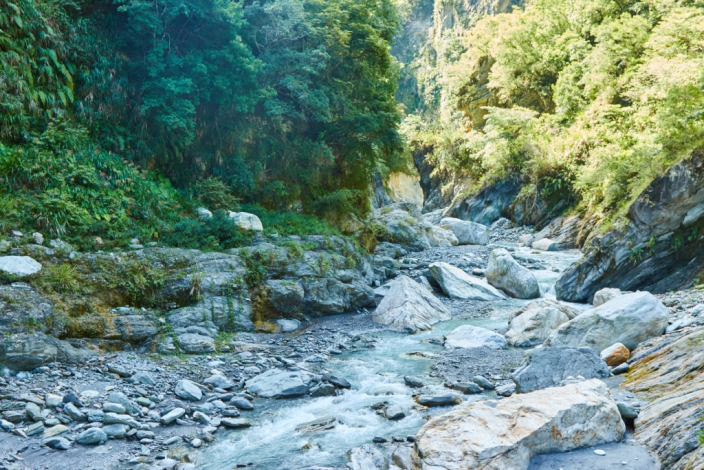 A Unique Cave on the Baiyan Trail 4