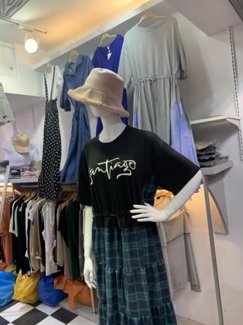 G52 Free Clothes Store 2