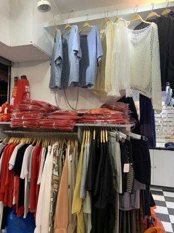 G52 Free Clothes Store 3