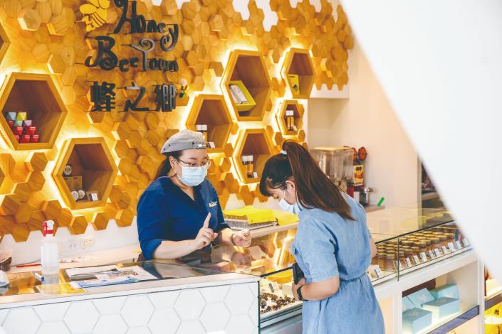 벌의 고향 꿀벌 생태관에서는 인간의 좋은 친구 꿀벌의 자연에 대한 중요성을 알아볼 수 있습니다