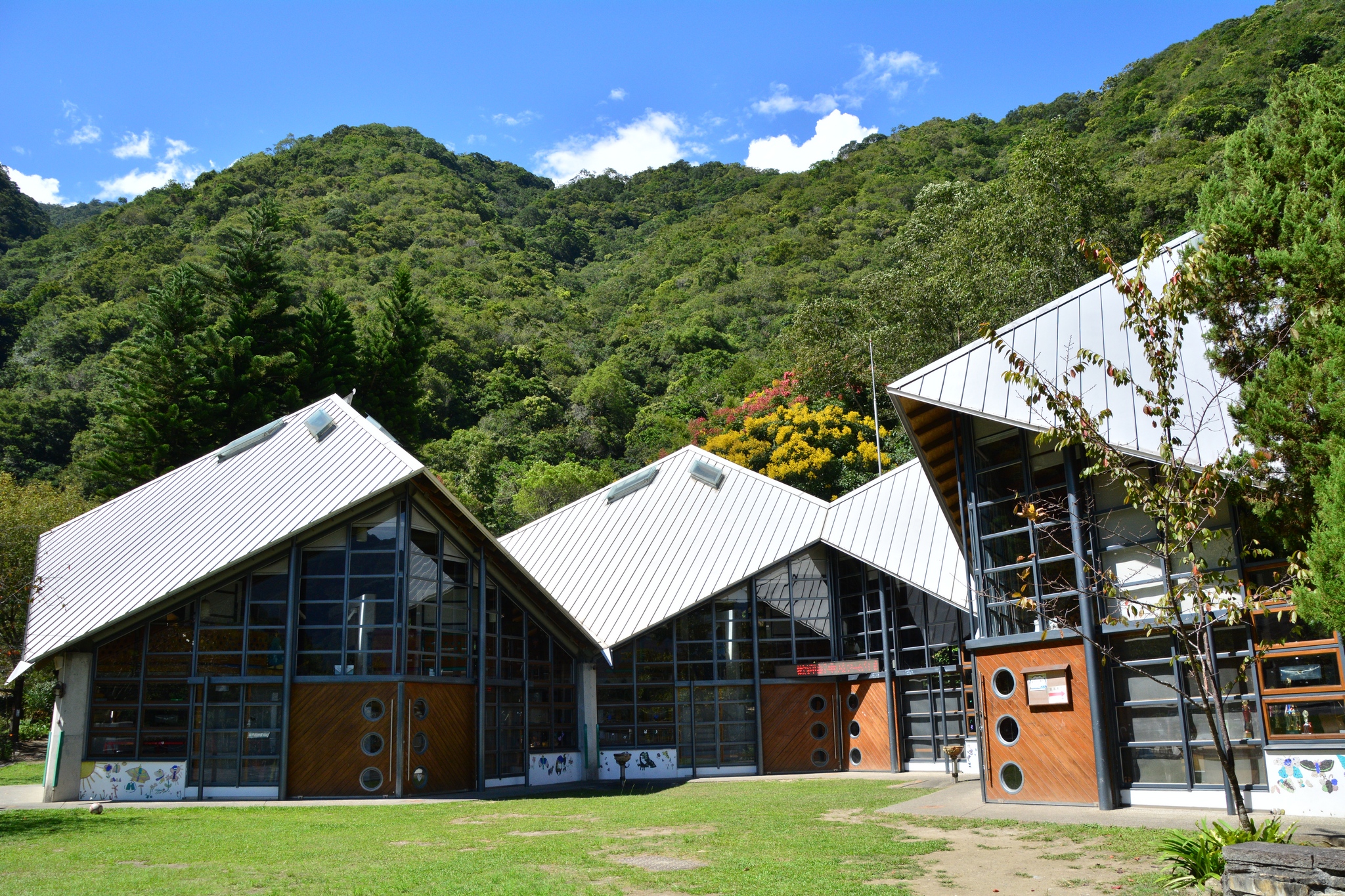 西宝小学校
